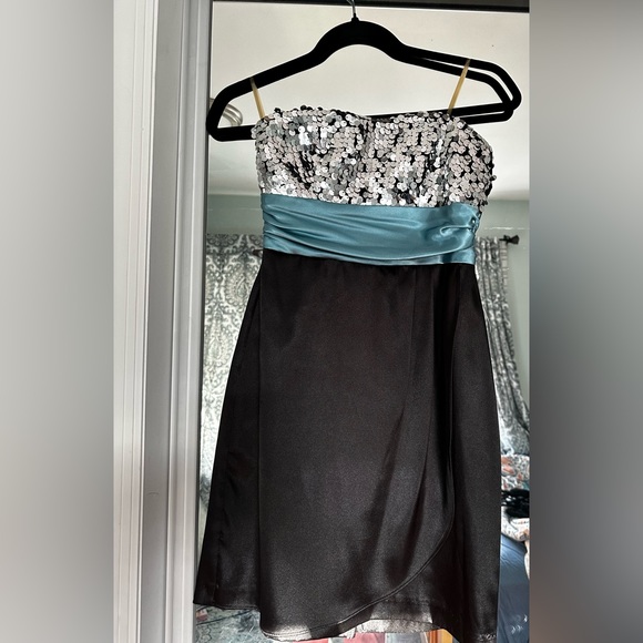 Strapless party sparkling dress - Picture 2 of 3